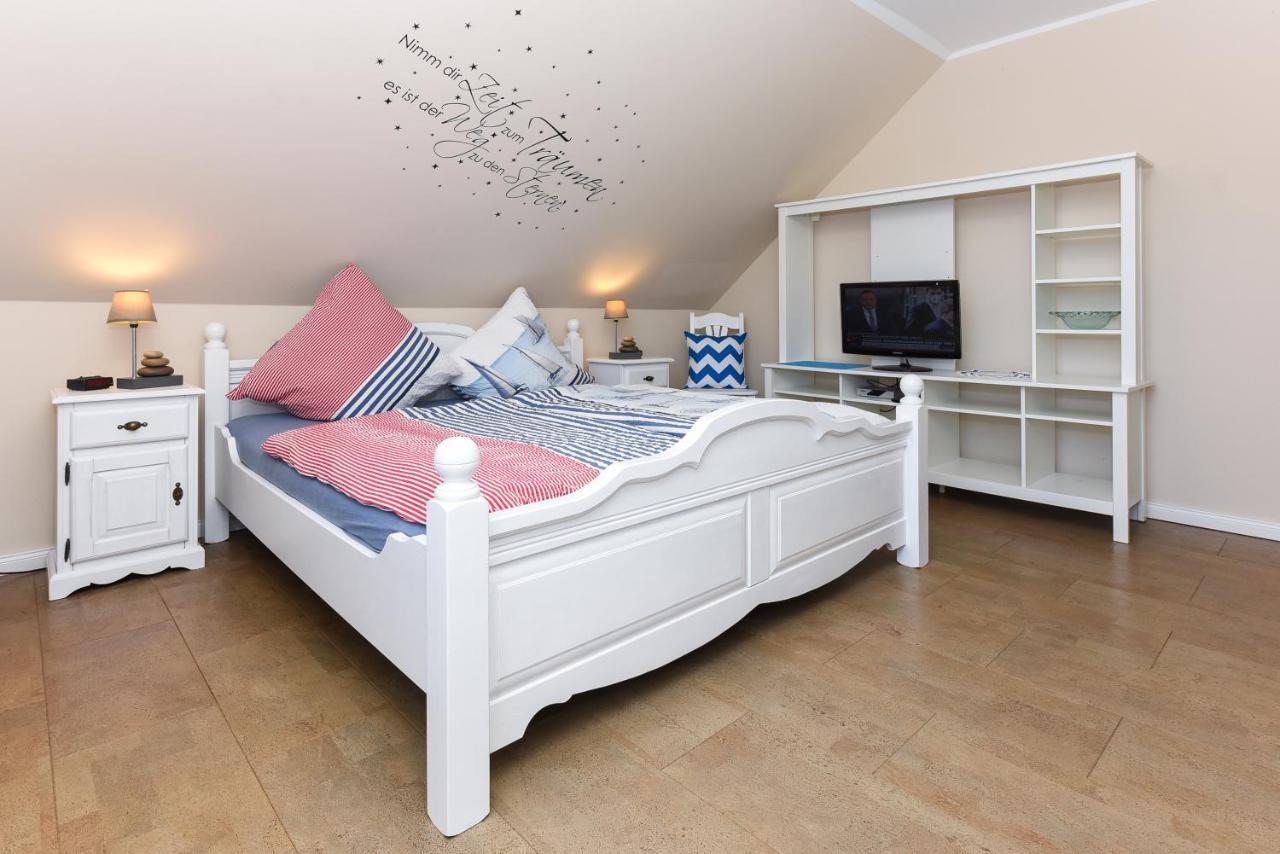 Ferienwohnung Haus Heimathafen Esens Bagian luar foto